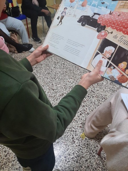 sfogliando l'albo illustrato